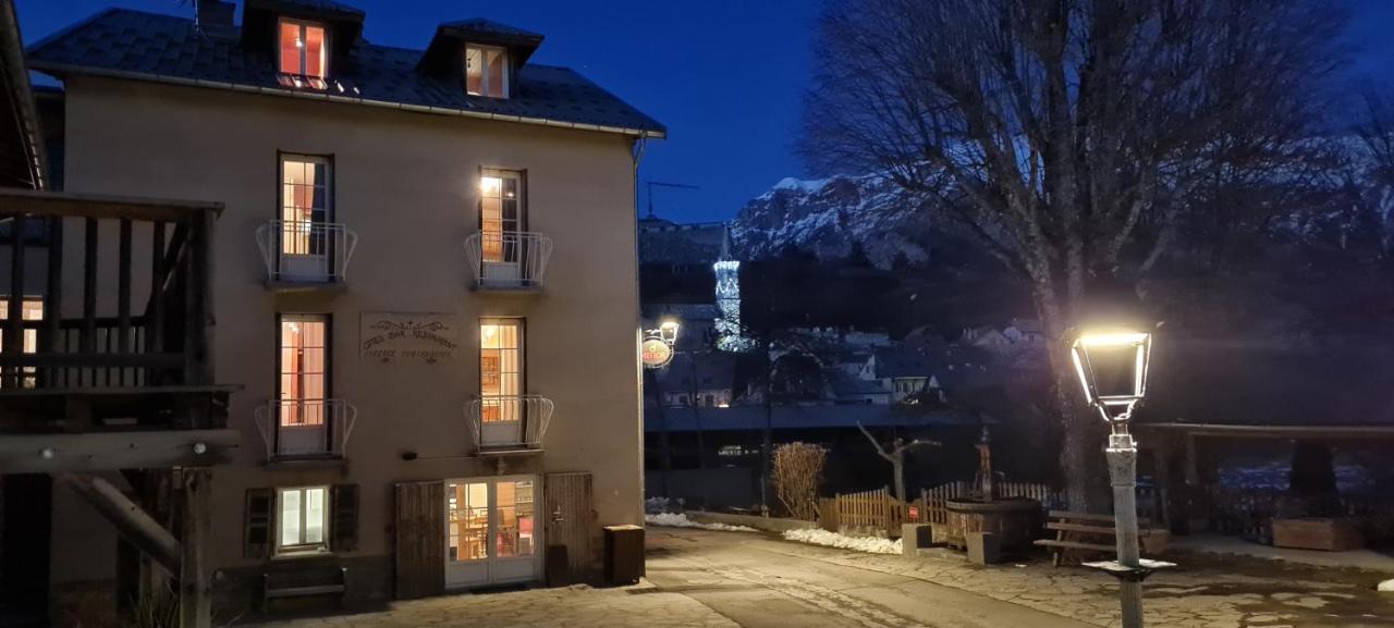 L'Auberge Saint-Vincent-les-Forts Εξωτερικό φωτογραφία